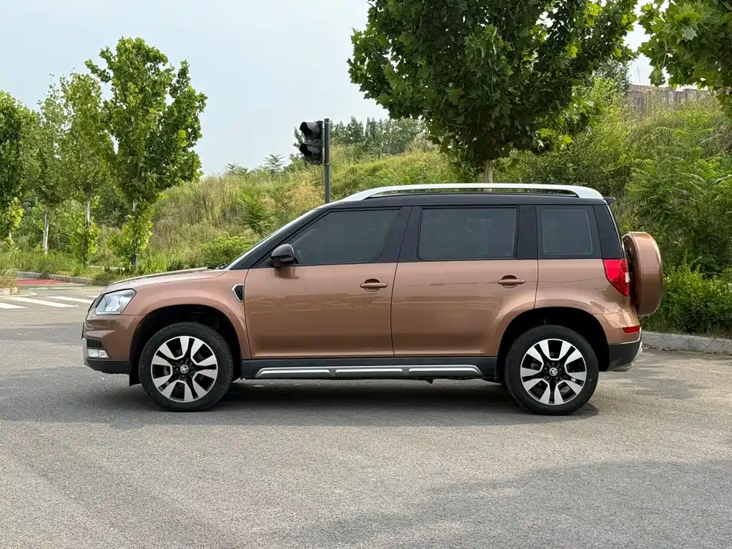 Skoda Yeti 2016 — фото 11