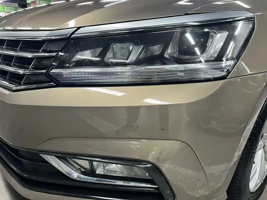 Volkswagen Passat 2018 — фото 32