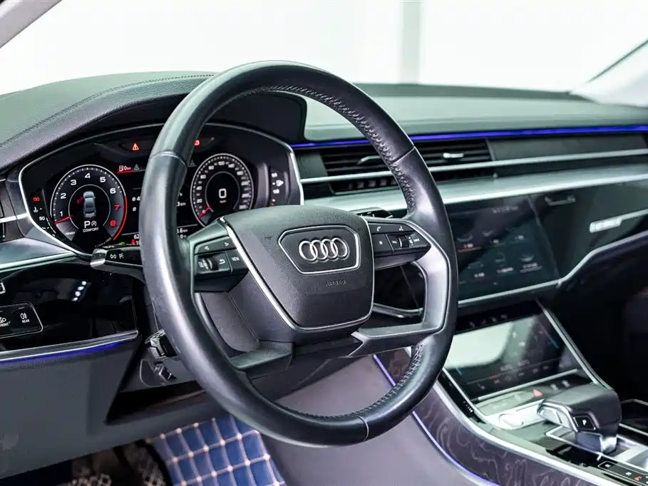 Audi A8 2019 — фото 17