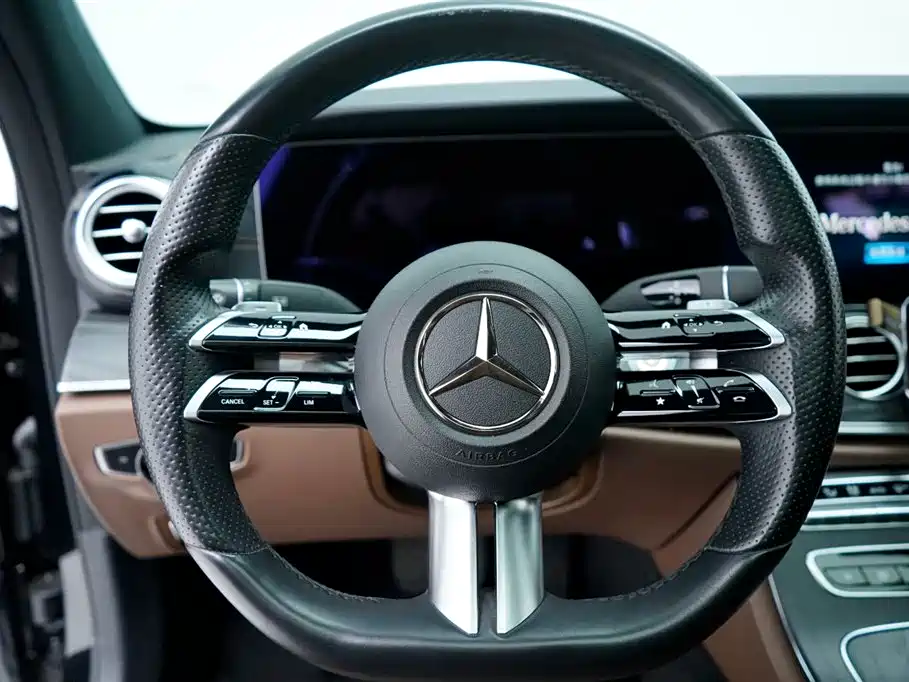 Mercedes-Benz E-Class 2021 — фото 18