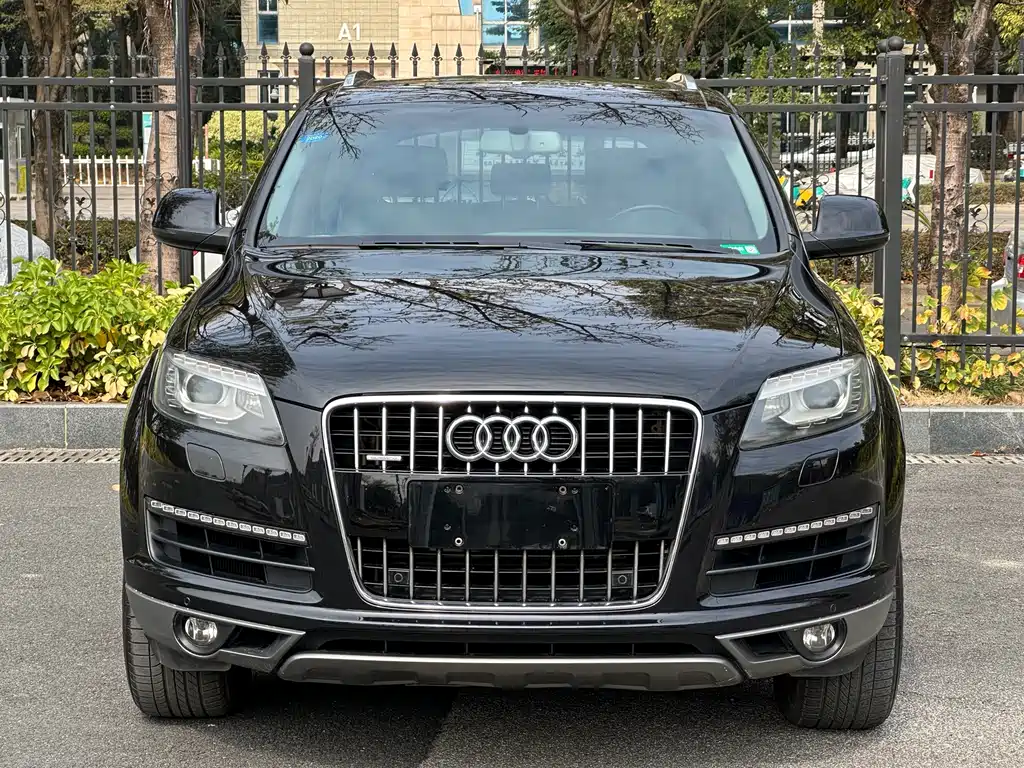 Audi Q7 2011 — фото 2