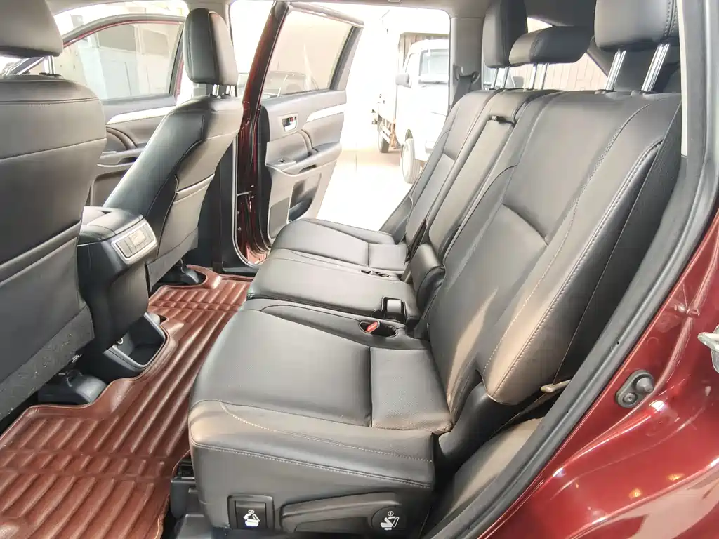 Toyota Highlander 2016 — фото 15