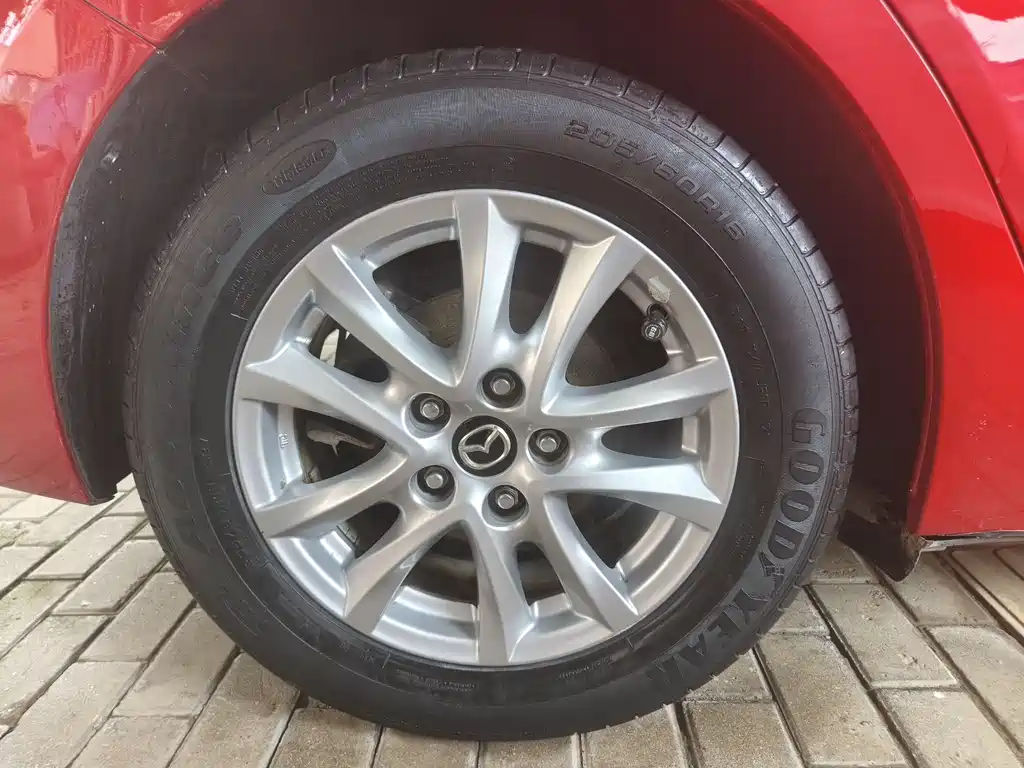 Mazda 3 Axela 2018 — фото 11