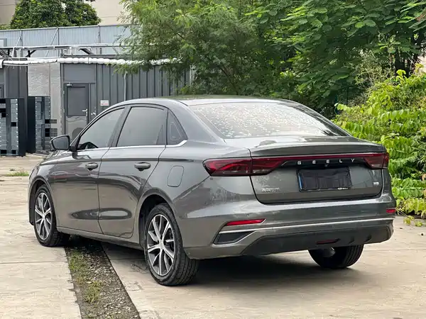 Geely Emgrand 2023