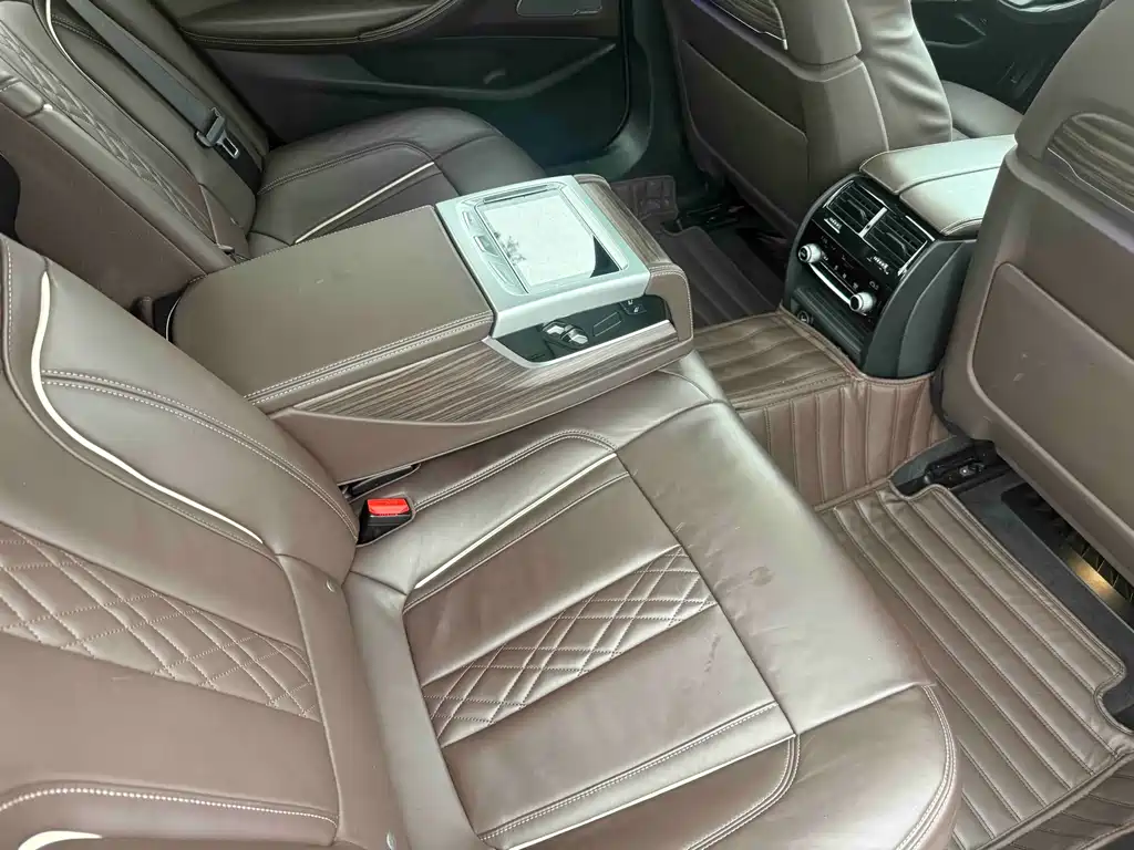 BMW 5 Series 2020 — фото 15