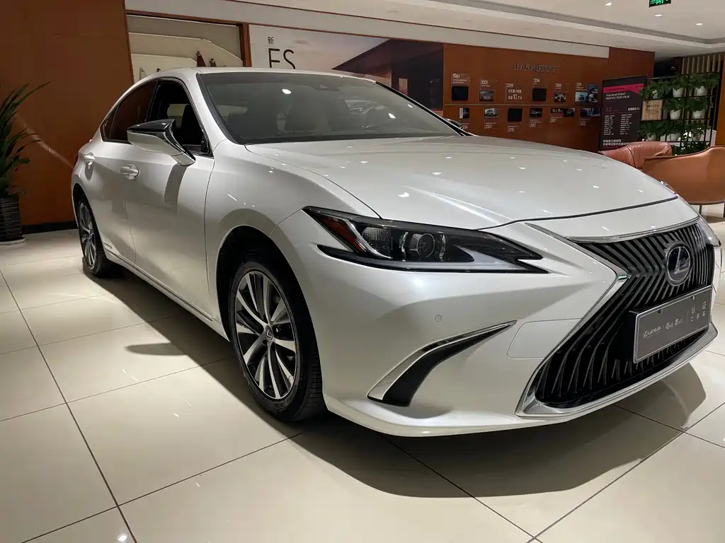 Lexus ES 2021 — фото 3