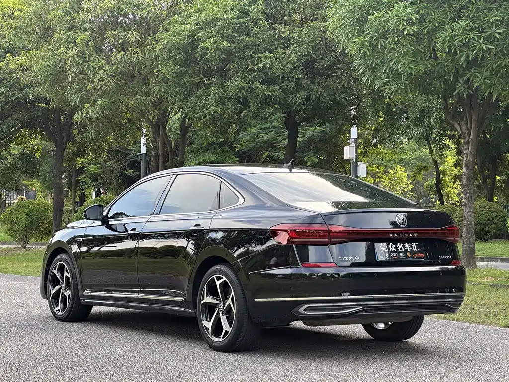 Volkswagen Passat 2023