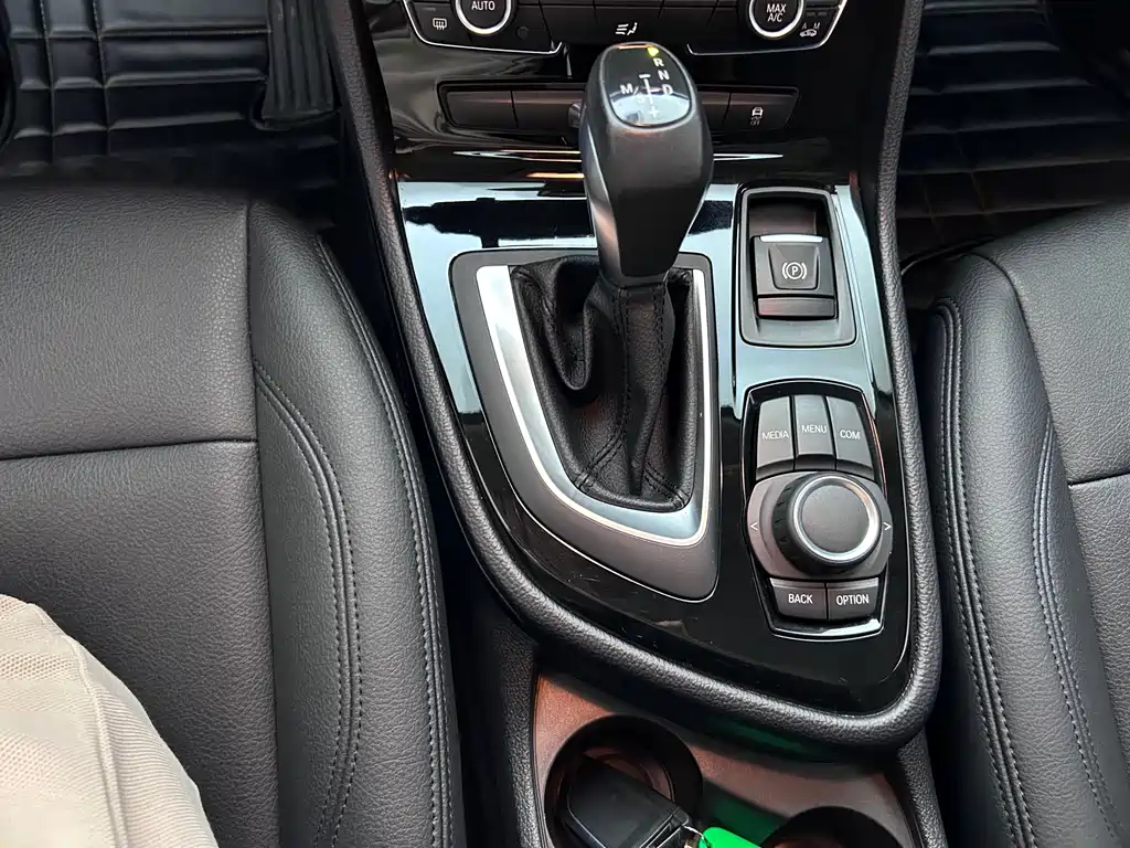 BMW 2 Series Active Tourer 2018 — фото 17