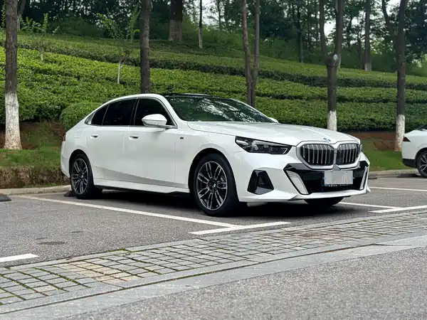 BMW 5 Series 2024