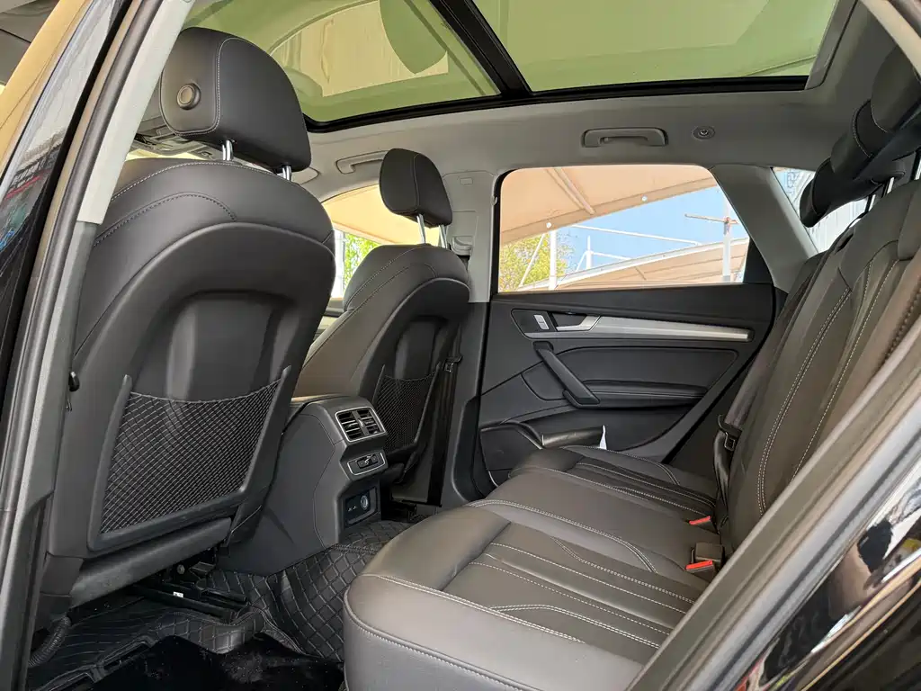 Audi Q5L 2023 — фото 10