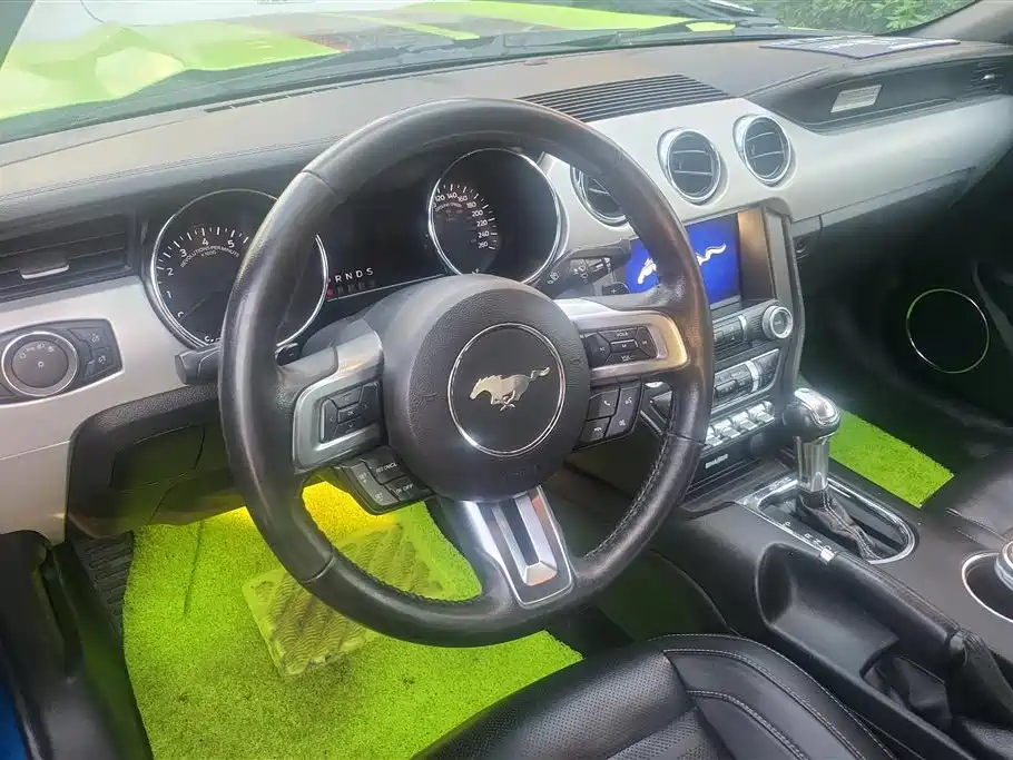Ford Mustang 2018 — фото 15