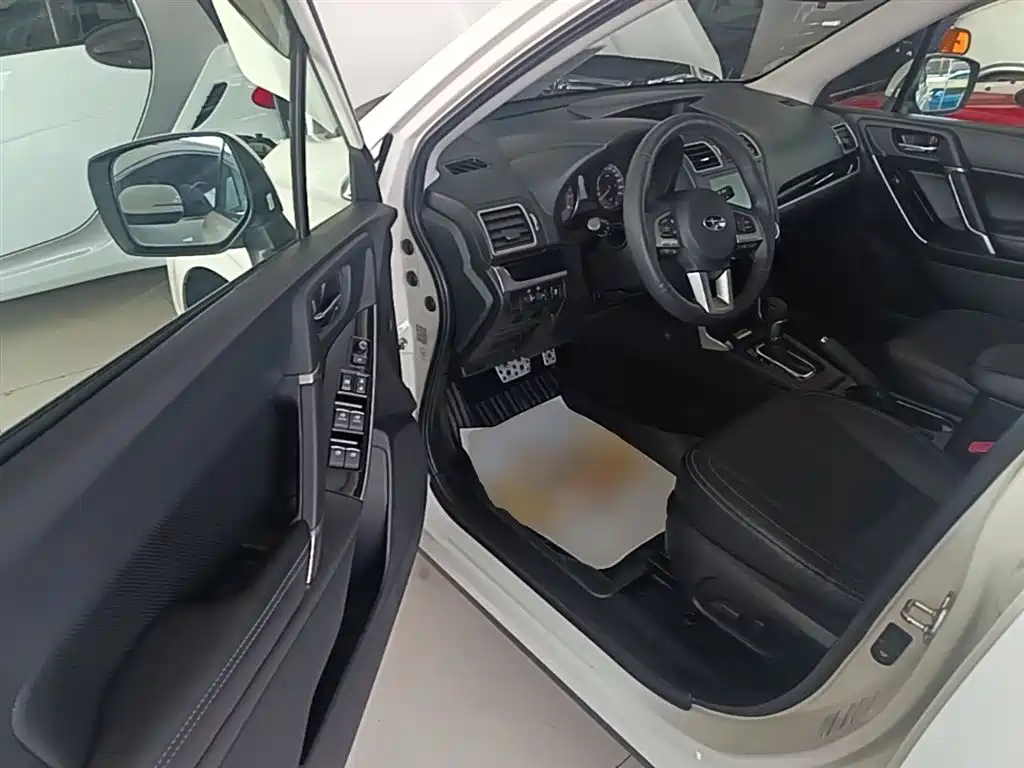 Subaru Forester 2016 — фото 16