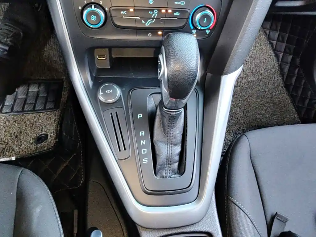 Ford Focus 2016 — фото 14