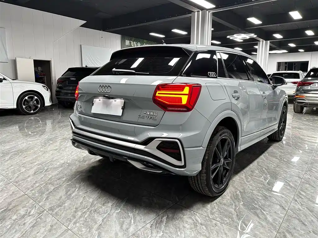 Audi Q2L 2023 — фото 6