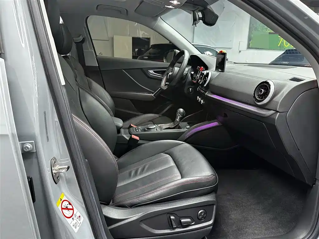 Audi Q2L 2023 — фото 12