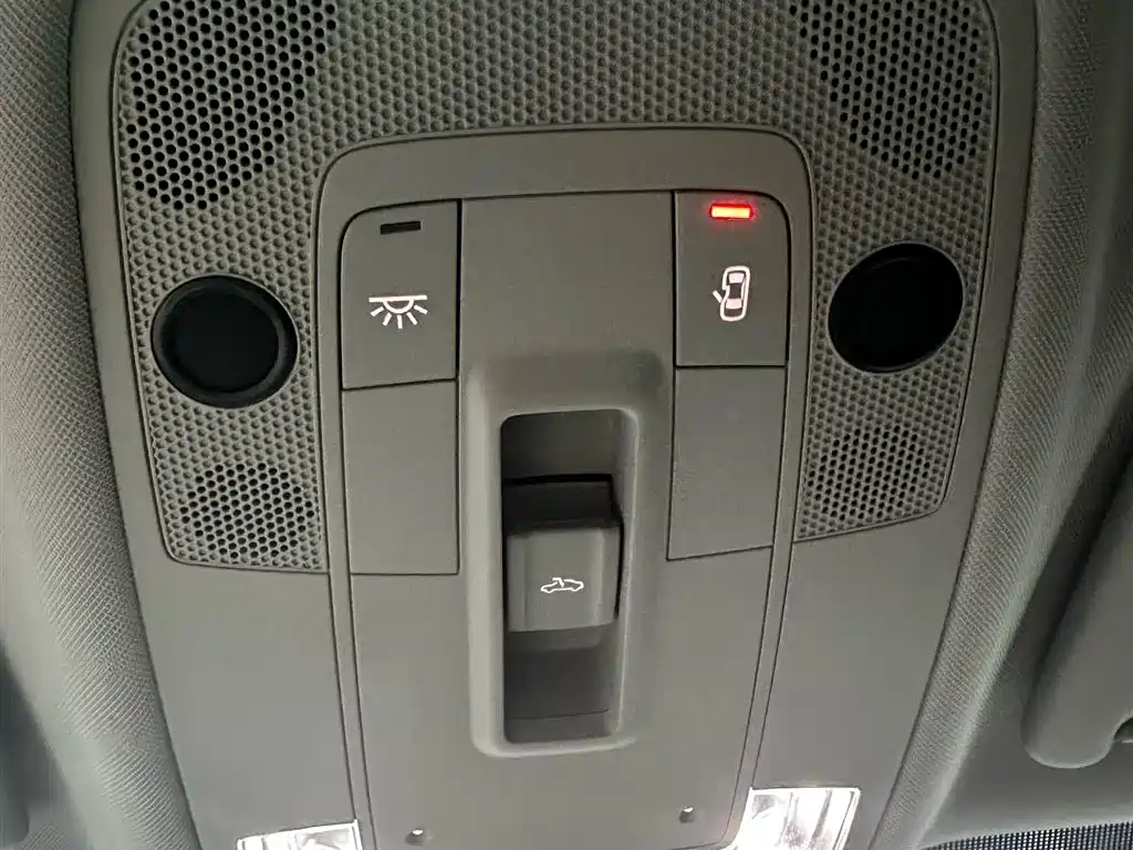 Audi Q2L 2023 — фото 17