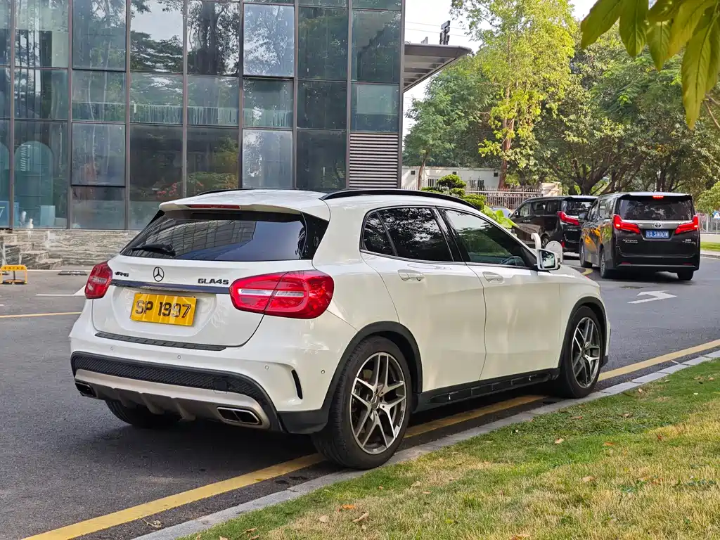 Mercedes-Benz GLA AMG 2017 — фото 7