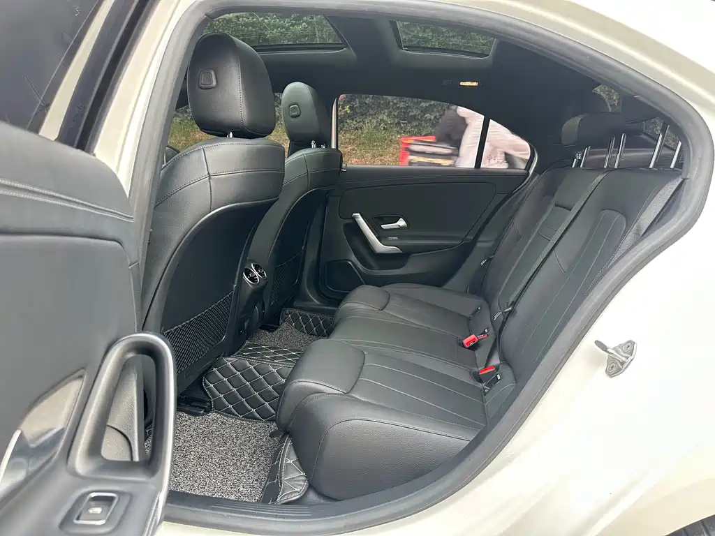 Mercedes-Benz A-Class 2021 — фото 10