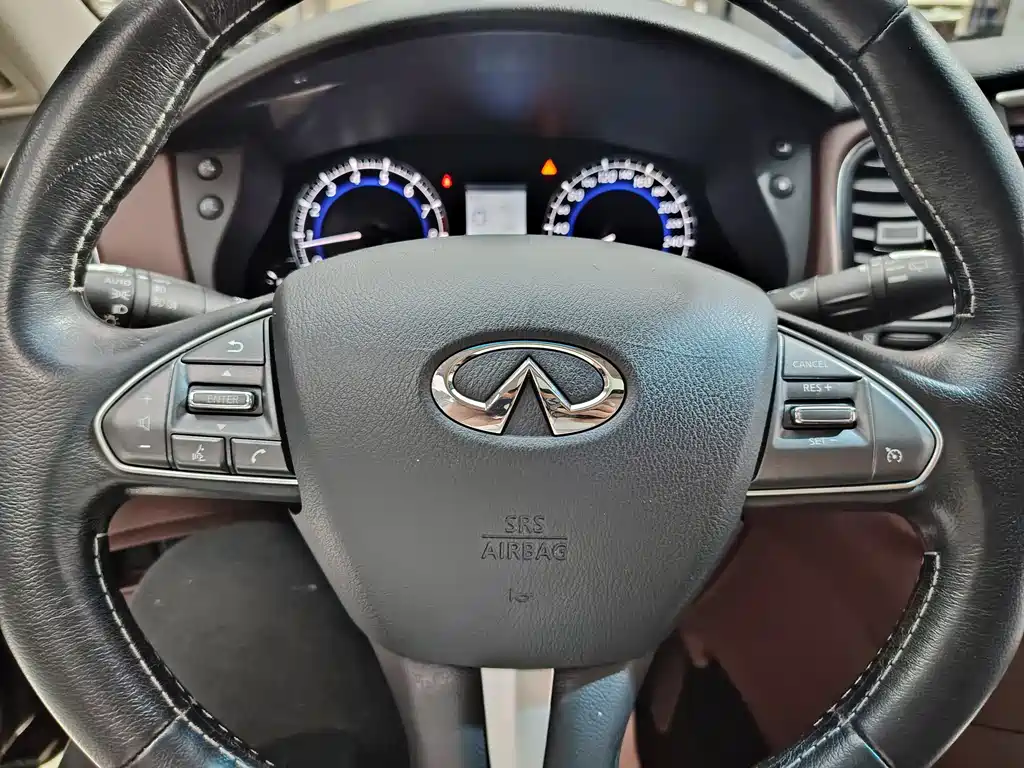 Infiniti QX50 2017 — фото 16