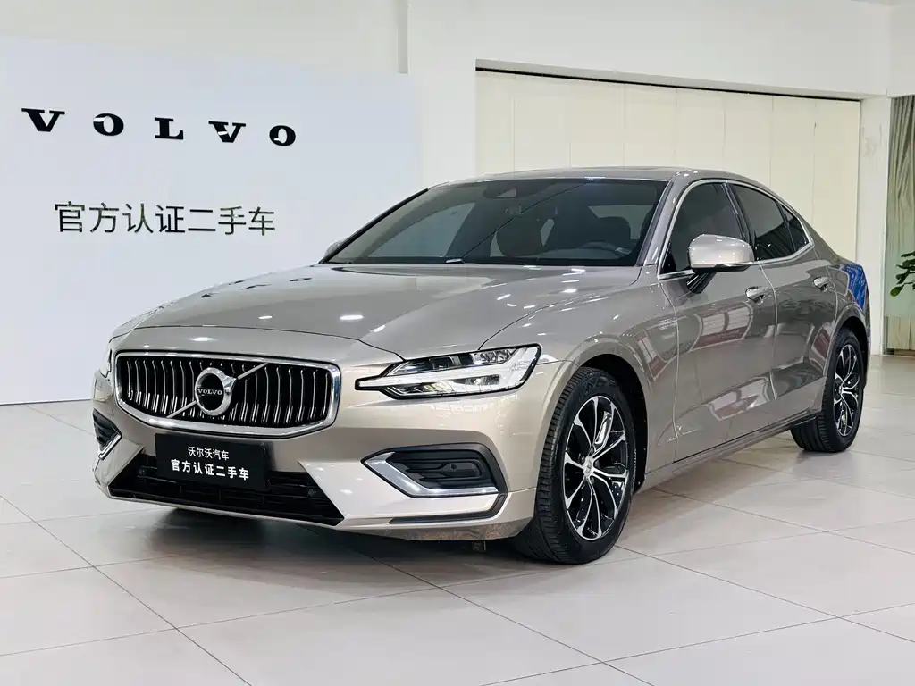 Volvo S60 2020 — фото 1