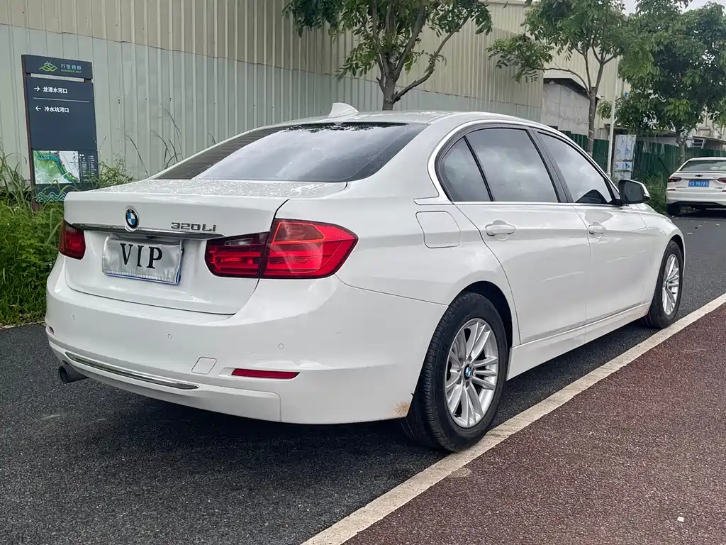 BMW 3 Series 2015 — фото 14