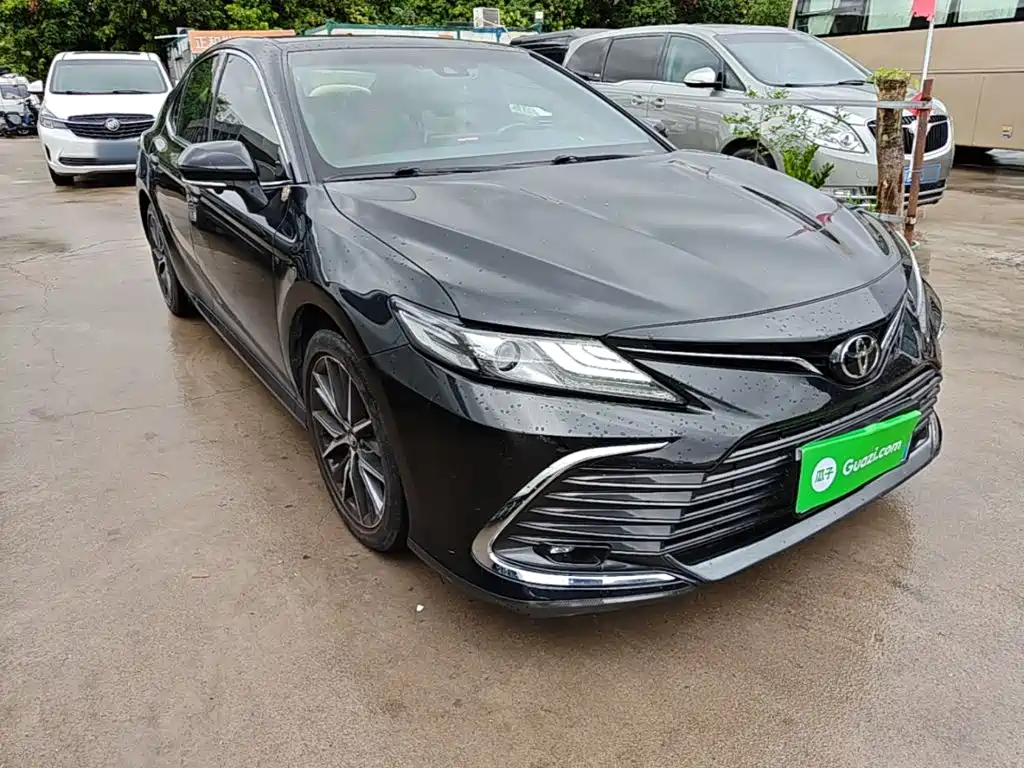 Toyota Camry 2023 — фото 4