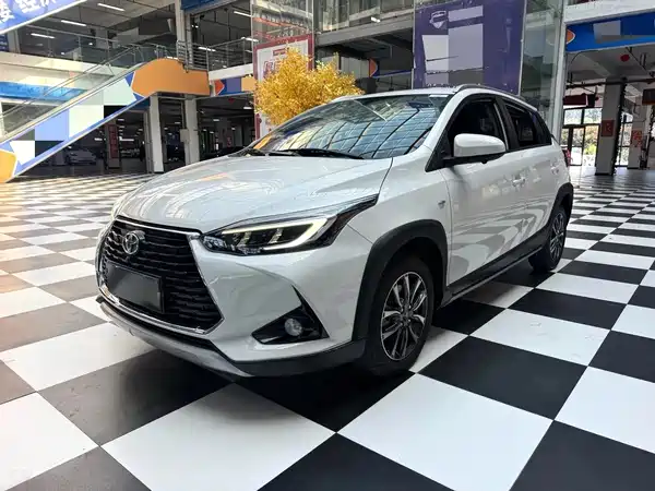 Toyota Yaris L 2022