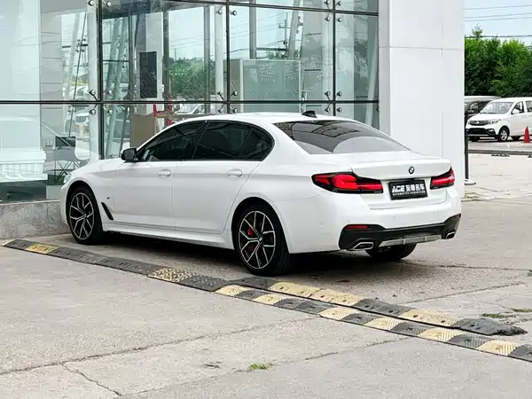 BMW 5 Series 2023