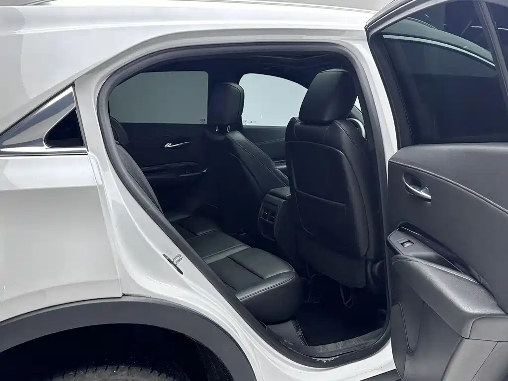 Cadillac XT4 2021 — фото 11
