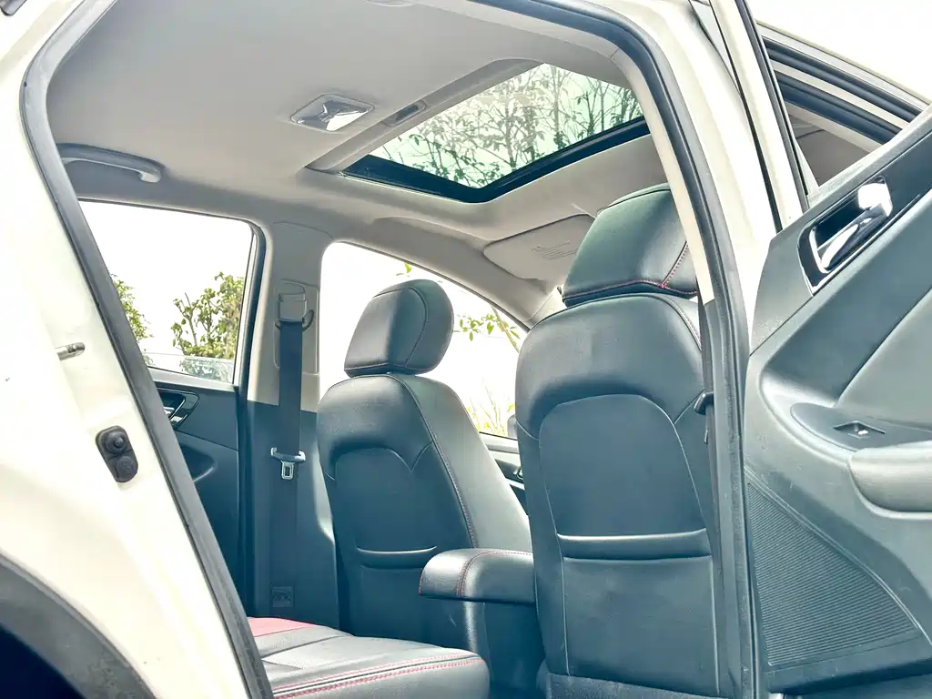 Changan Eado XT 2015 — фото 25