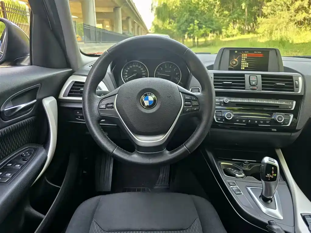 BMW 1 Series 2016 — фото 12