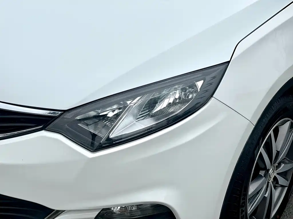 Changan Eado XT 2015 — фото 15