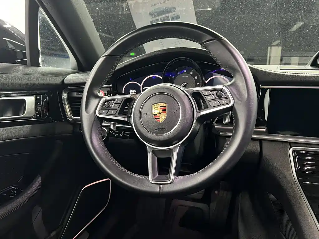 Porsche Panamera 2018 — фото 11