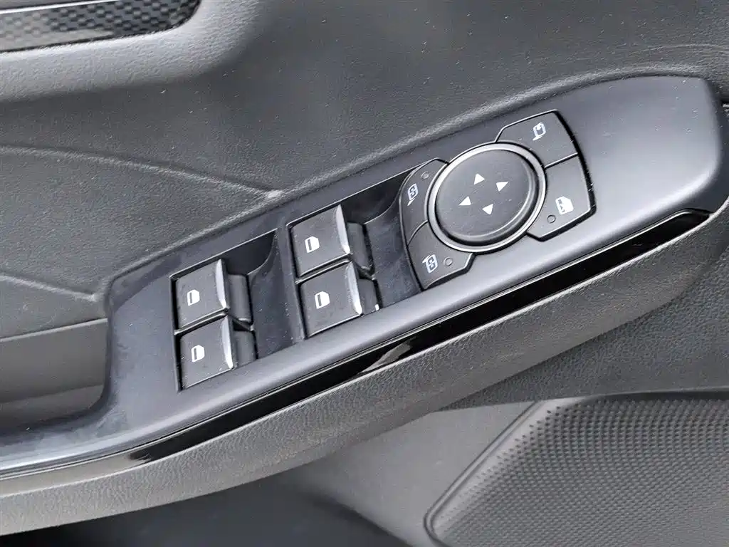 Ford Escape 2021 — фото 9