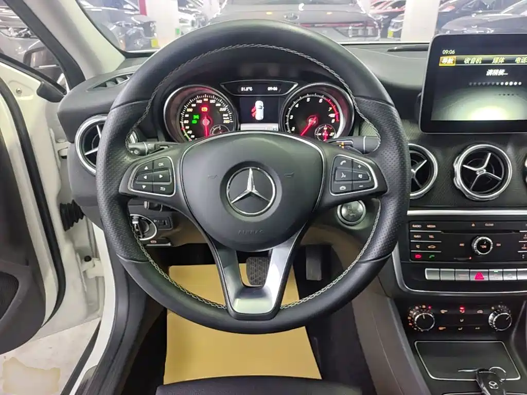 Mercedes-Benz GLA 2018 — фото 11
