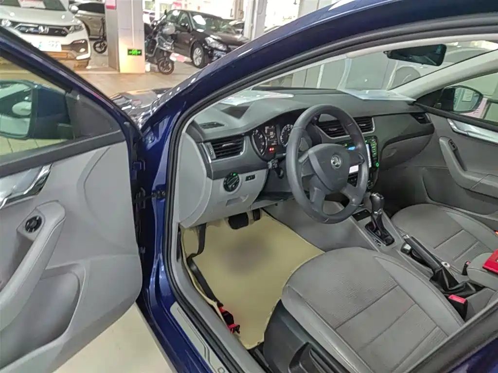Skoda Octavia 2014 — фото 16