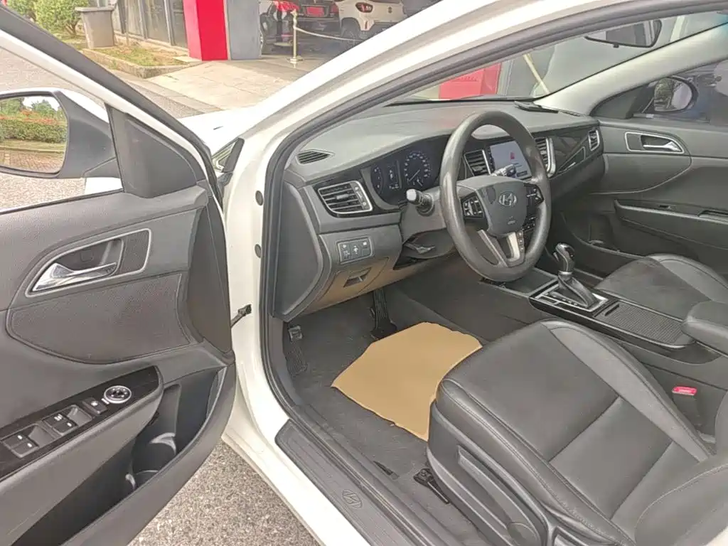 Hyundai Mistra 2016 — фото 16
