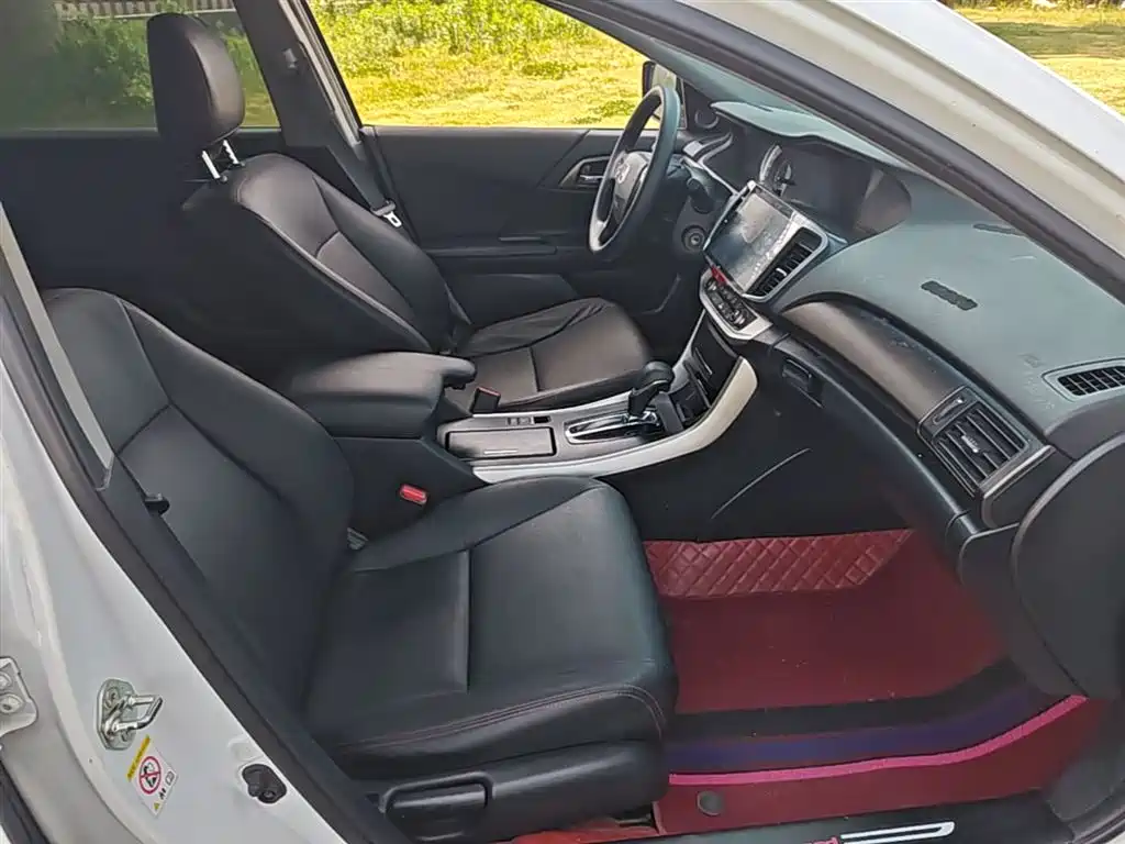 Honda Accord 2015 — фото 25