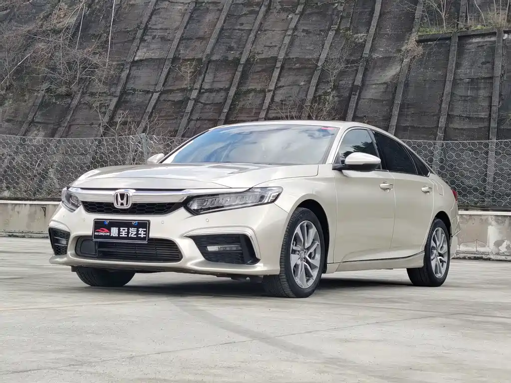 Honda Inspire 2019 — фото 1