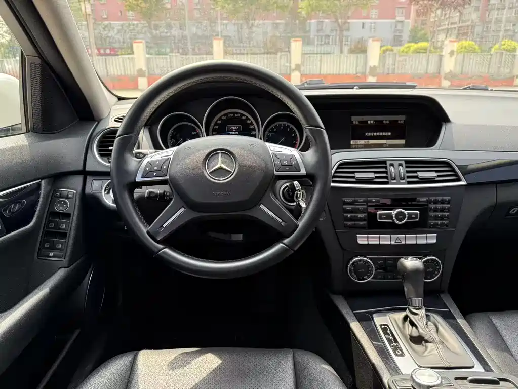 Mercedes-Benz C-Class 2013 — фото 12