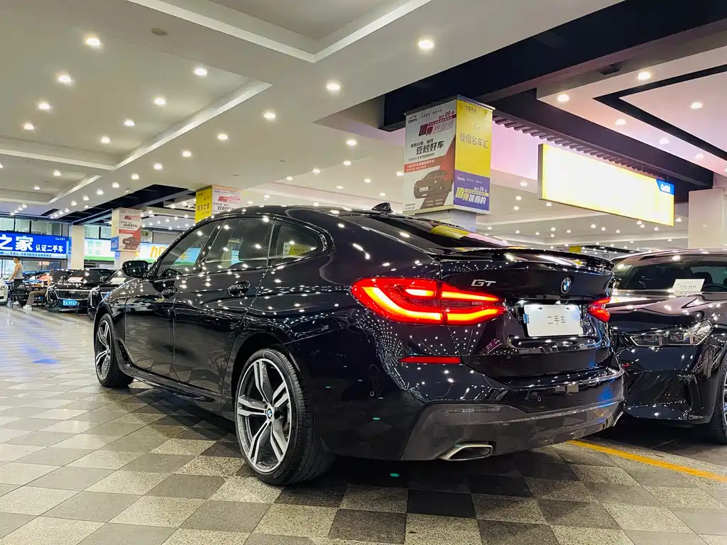 BMW 6 Series GT 2018 — фото 14