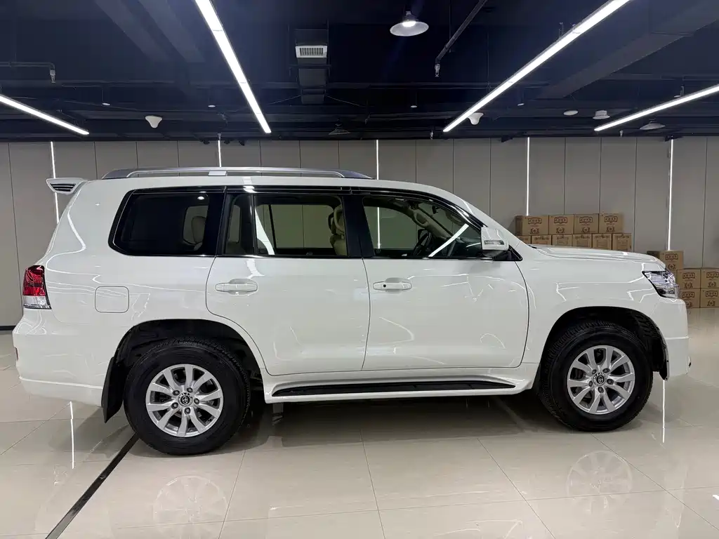 Toyota Land Cruiser 2016 — фото 7