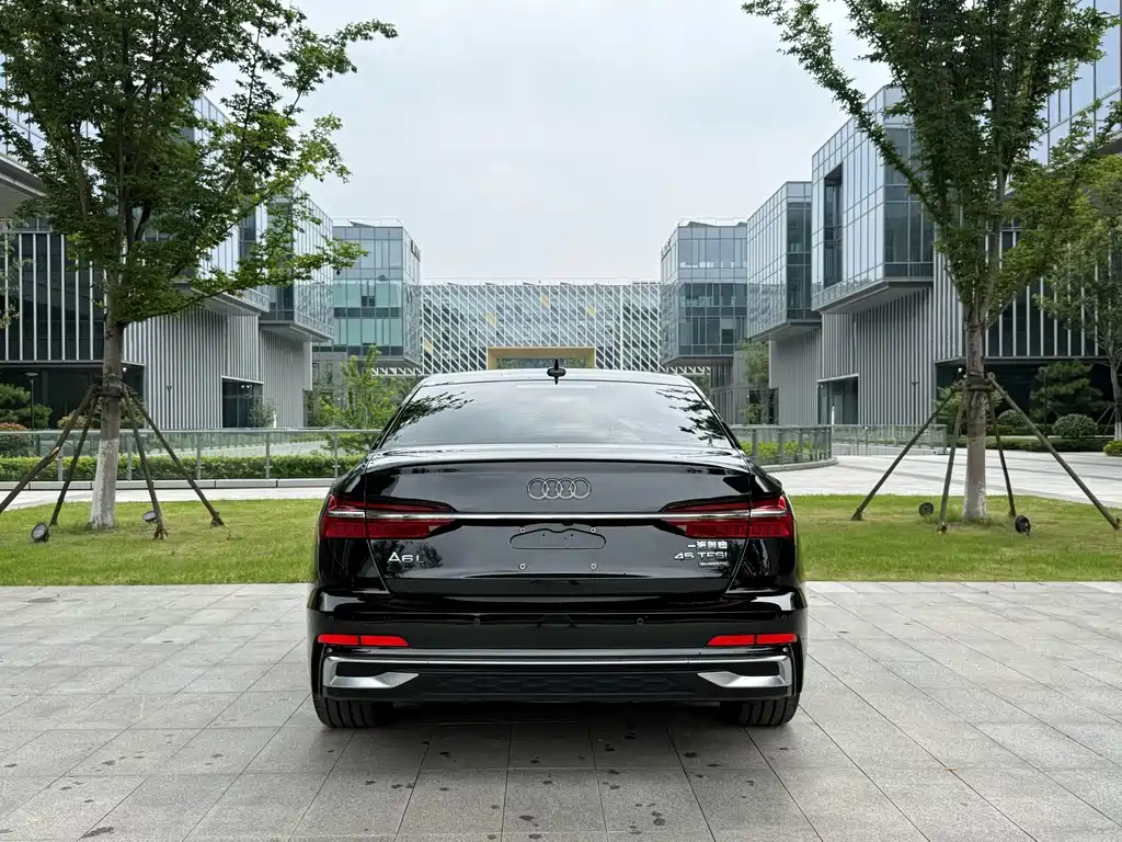 Audi A6L 2025 — фото 9