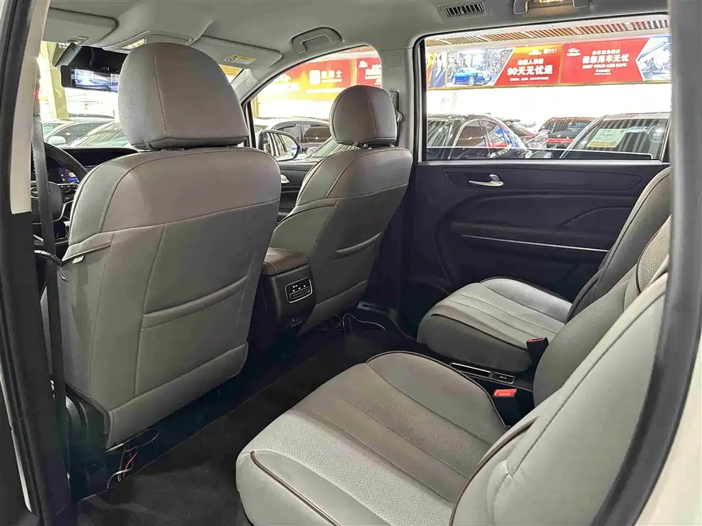 GAC Motor Trumpchi M6 2024 — фото 7
