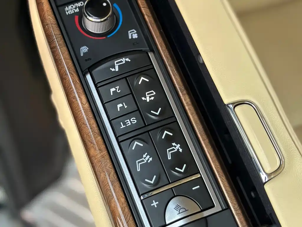 Toyota Alphard 2017 — фото 22