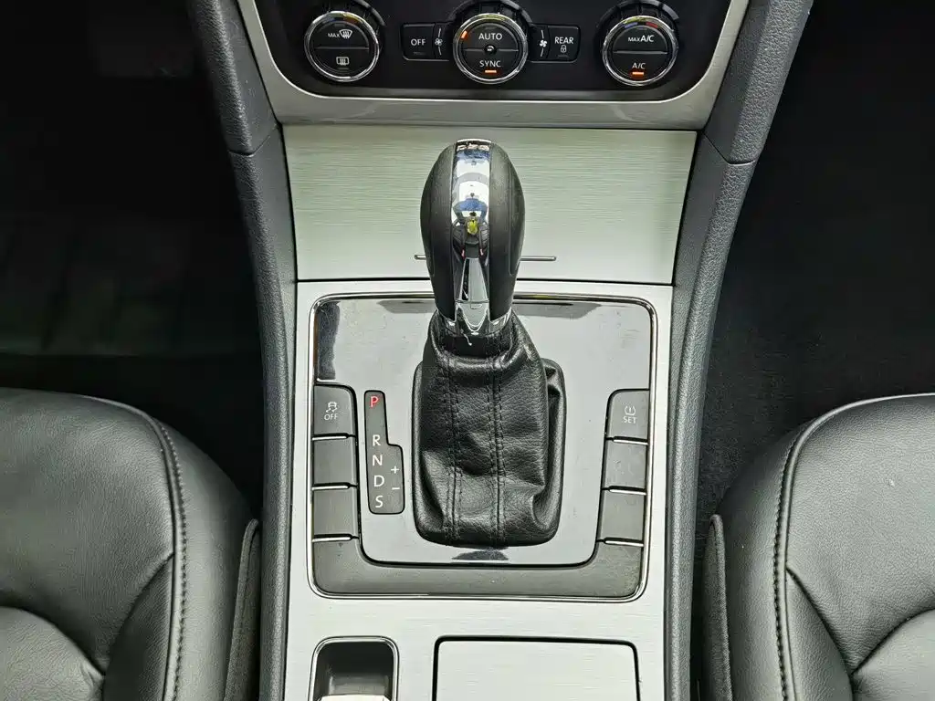 Volkswagen Passat 2016 — фото 13