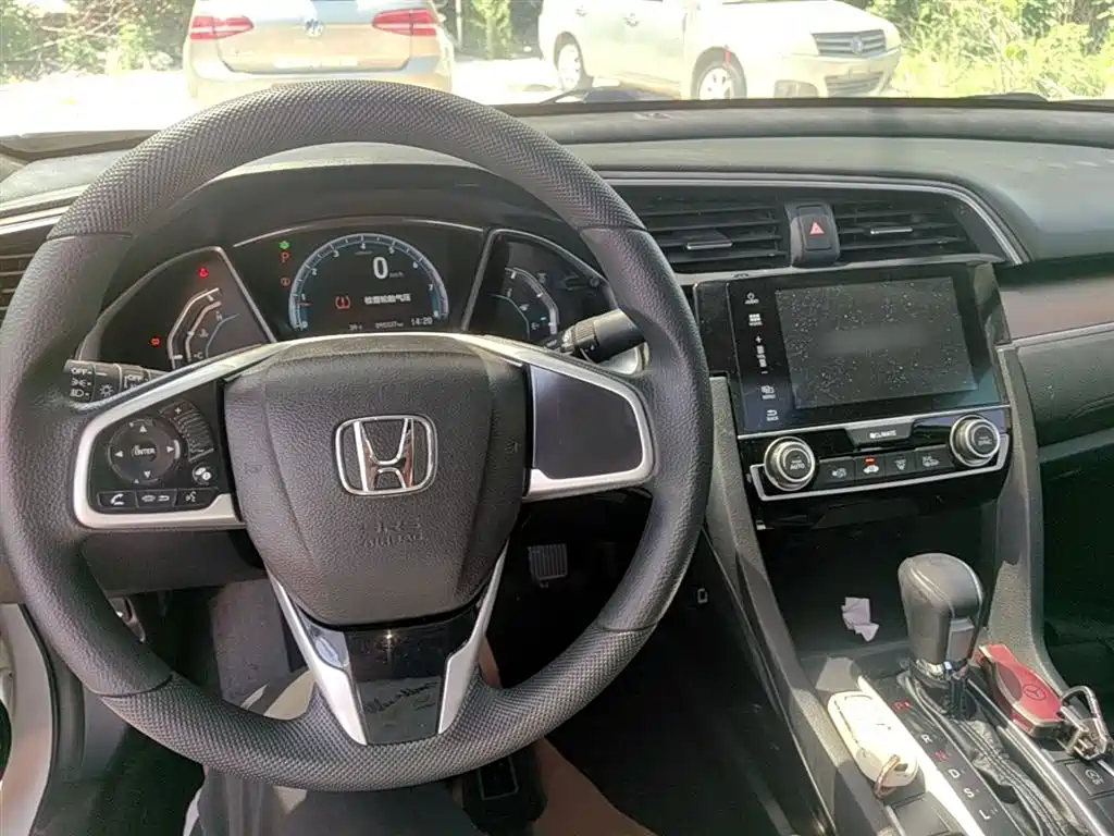 Honda Civic 2017 — фото 10