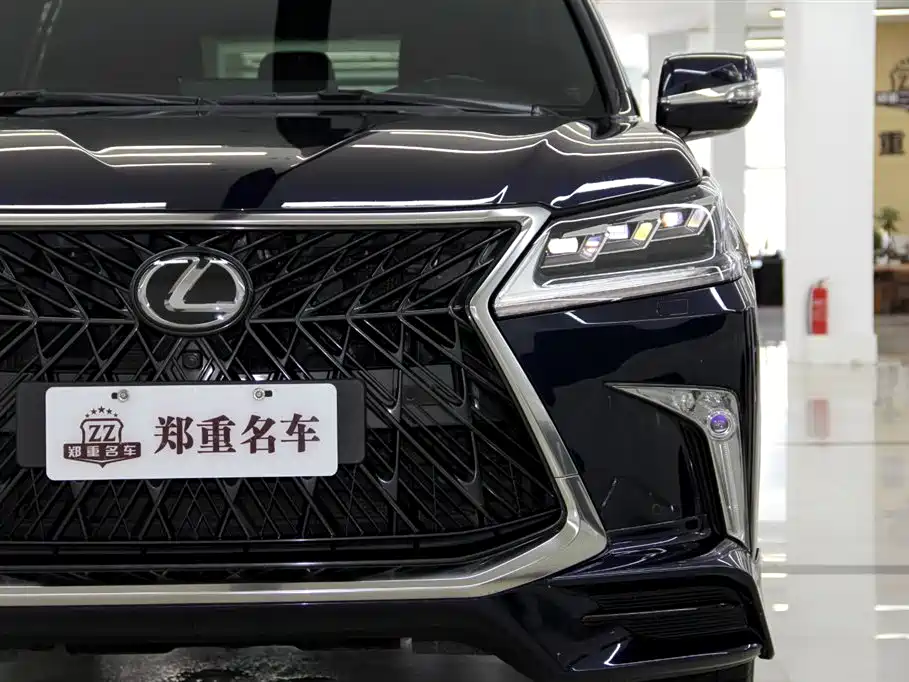 Lexus LX 2020 — фото 31