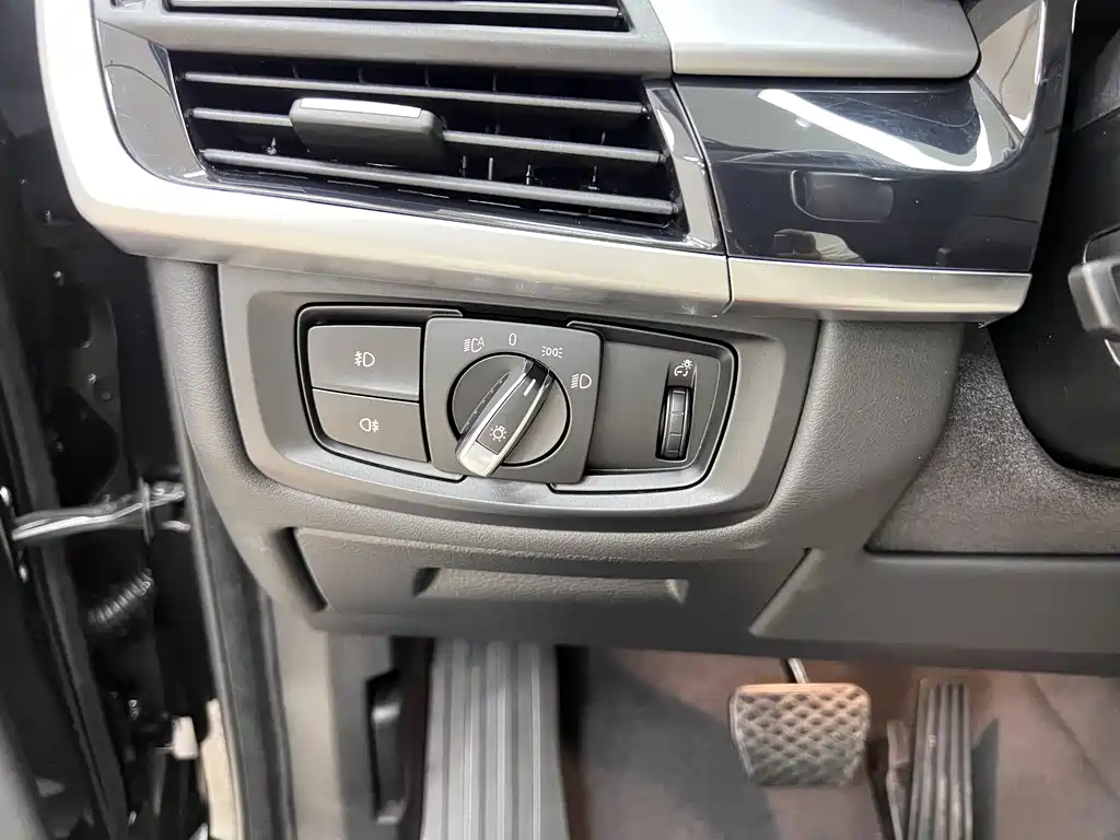 BMW X6 2019 — фото 19