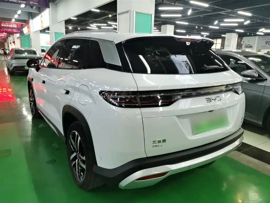 BYD L DM-i 2025 — фото 5